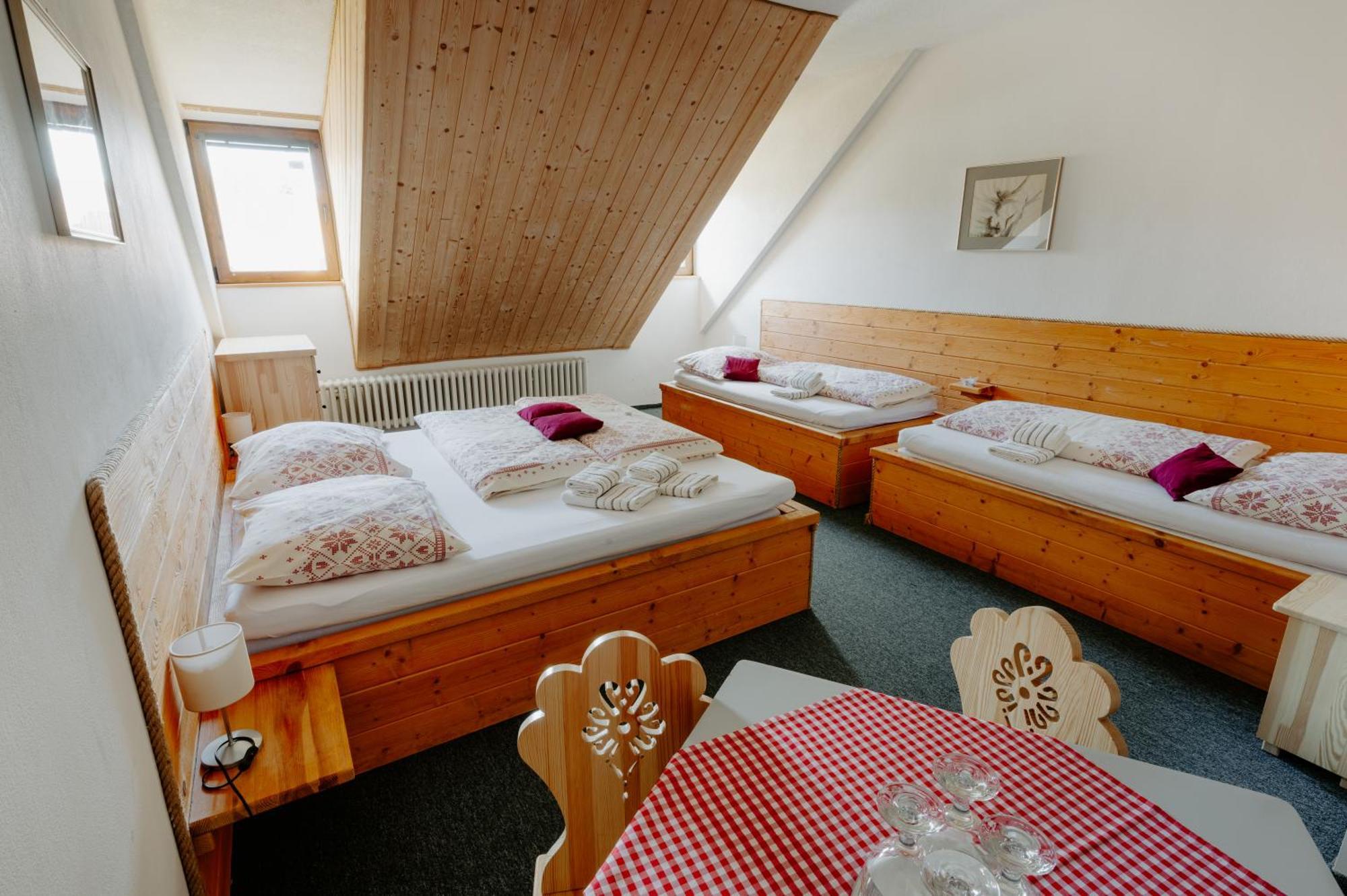 Sova Hotel&Restaurant Ждяр Екстер'єр фото